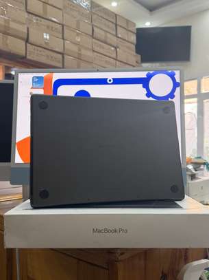 Macbook pro 16“ M3 Pro Max 2Tb SSD Ram 36GB image 3