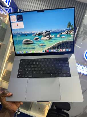 MacBook Pro M2 Pro 16 Pouces Ram 16Go SSD 512Go image 3