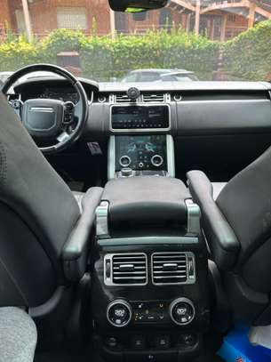 Range Rover Vogue image 7