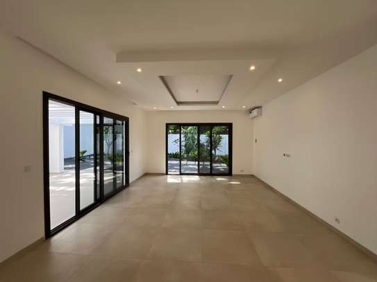 Villa d’exception à louer à fann résidence image 11