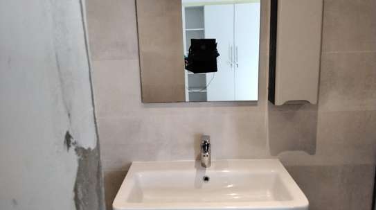 Appartement a louer en ville ( Av Djily Mbaye) vue sur mer image 9