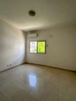 APPARTEMENT F4 A LOUER A NGOR image 12