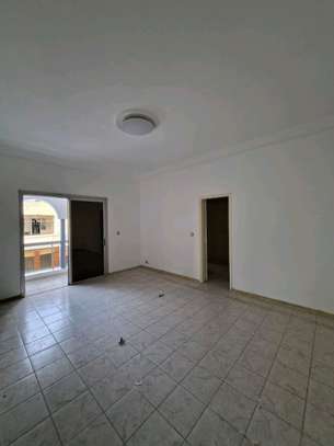 Belle villa avec cour avant à Mermoz image 14