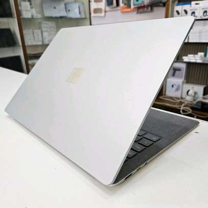 Microsoft Surface laptop2 i7 image 4