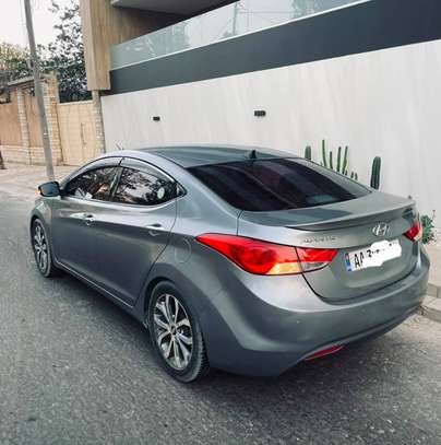 Hyundai Avante année 2015 image 2