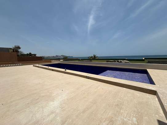 Villa neuve de 1000 m² pied dans l' eau Almadies image 13