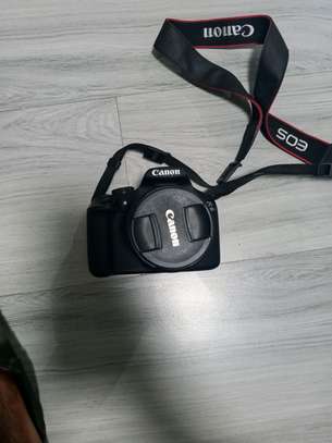 Canon D2000 image 4