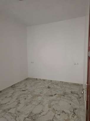 Appartement Neuf de 2 Chambres à Louer au Sud Foire image 7