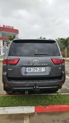 TOYOTA LAND CRUISER LC 300 2026 image 4