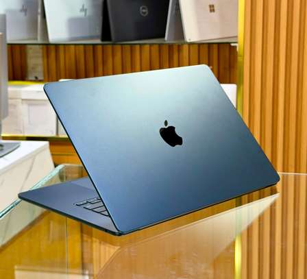 2025 Mac book Air Puce M4 de 15 Pouces image 4