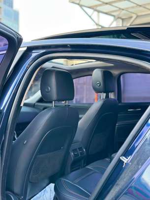 JAGUAR XE 20D PRESTIGE image 9