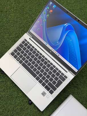 Hp elitebook 830 G7 i7 10th image 9