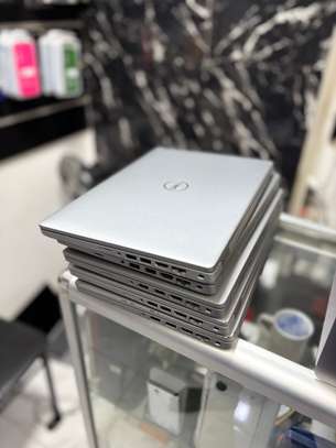 Dell Latitude 14" i5 8Go 256Go SSD Argent image 4