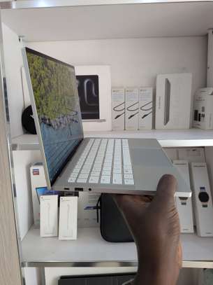 RazerBook 13 ) i7 ) 11e generation ) 16g de ram )256 image 4