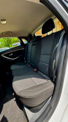 HYUNDAI ELANTRA GT 2017 image 9