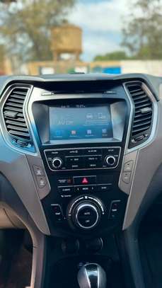 HYUNDAI SANTA FE 2017 image 12