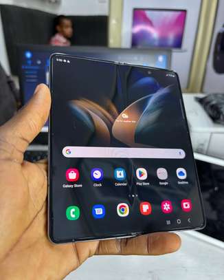 Samsung Fold 5 image 4