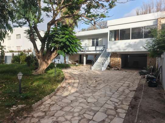 Villa R+1 850m2 à louer à Ngor image 4