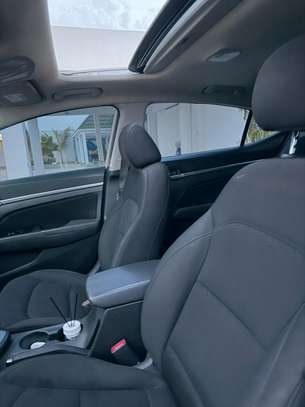 HYUNDAI ELANTRA 2019 image 4