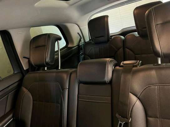 Mercedes GLS 450 image 10
