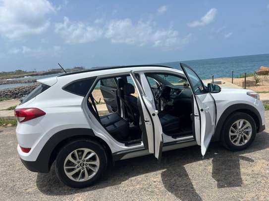 Hyundai Tucson 2017 SUV blanc spacieux polyvalent image 2
