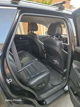 Kia Sorento image 8
