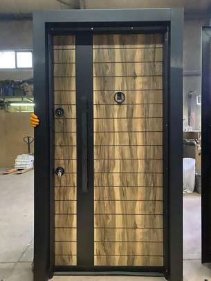 Porte d'entrée moderne métal bois gris anthracite sécurisée image 2
