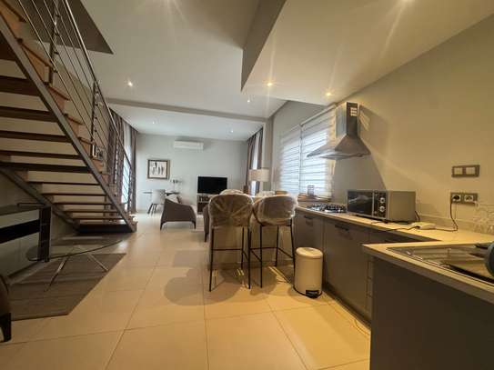 Stodio duplex meubles F2 à louer à fan Mermoz longue durée image 4