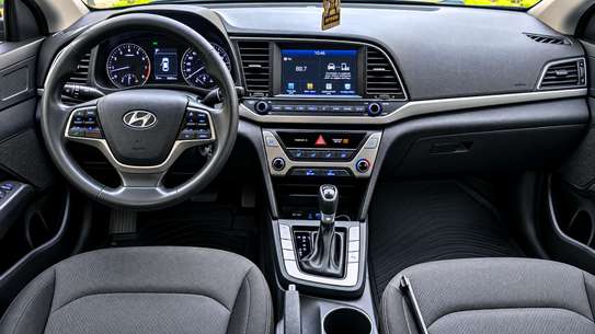 Hyundai Elantra 2018 image 5