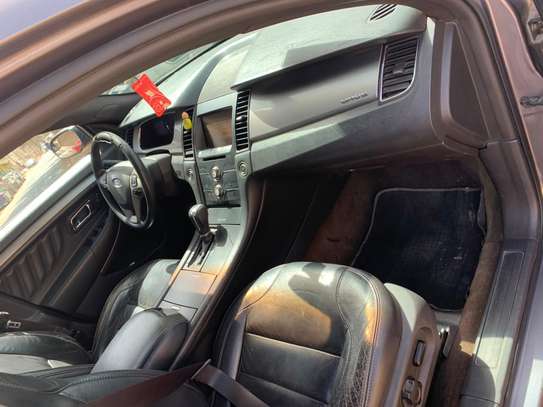 Ford taurus image 2