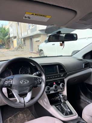 Hyundai Elantra 2019 Automatique image 5