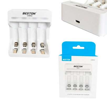 Chargeur de piles électrique à 4 emplacements avec écran Led image 9