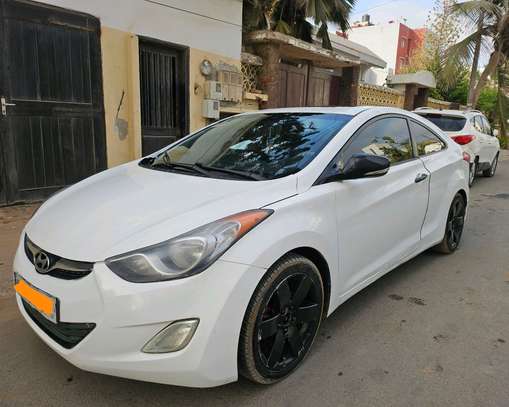 Hyundai elantra image 2