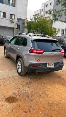 Jeep cherokee image 8