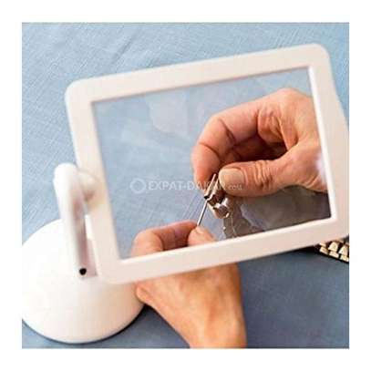Loupe de table multifonctionnelle avec lumière LED image 5