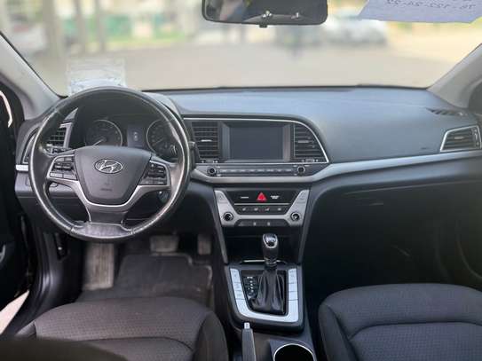 Hyundai Elantra 2018 image 2