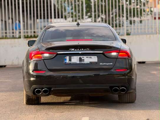 Maserati Quattroporte Noir Berline Sportive Jantes Noires image 11