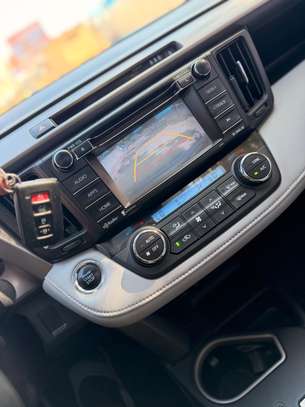 TOYOTA RAV4 XLE AWD 2018 image 15