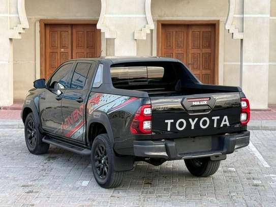 Toyota hilux adventure 2018 image 2