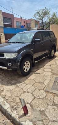 Pajero sport 2009 image 2