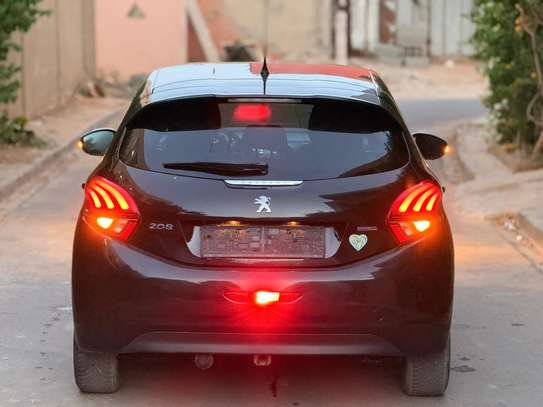Peugeot 208 années 2017 image 2