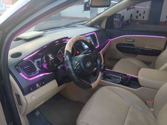 Kia carnaval 2017 image 5