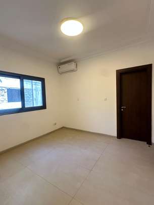 À LOUER - Magnifique Appartement F4 de Standing au Point E image 11