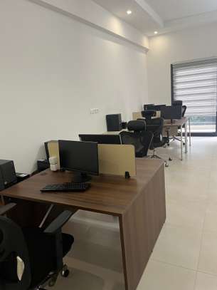 Bureau équipé à Mermoz image 6