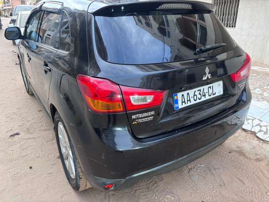 Mitsubishi Outlander image 2