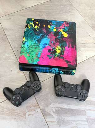 PS4 Slim flashes 20 jeux + 2 manettes image 2
