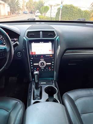 Location Ford Explorer Limited image 4