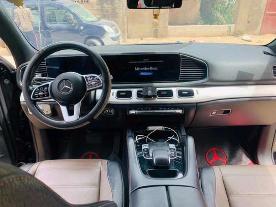 Mercedes-Benz GLE 300D à louer image 4