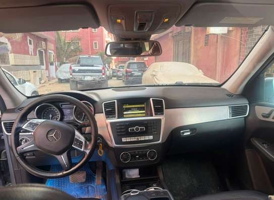 Mercedes ML350 image 2