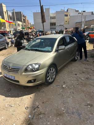 TOYOTA AVENSIS image 4